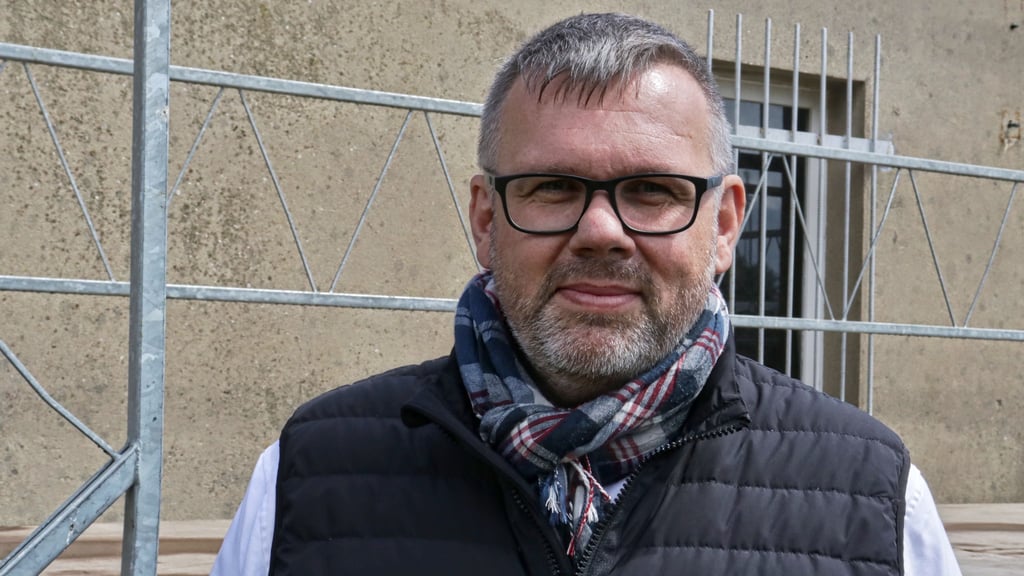 René Schernikau (Die Linke) ist in seiner zweiten Legislatur als Verbandsgemeindebürgermeister von Arneburg-Goldbeck. Im September 2026 möchte er in den Landtag von Sachsen-Anhalt einziehen.