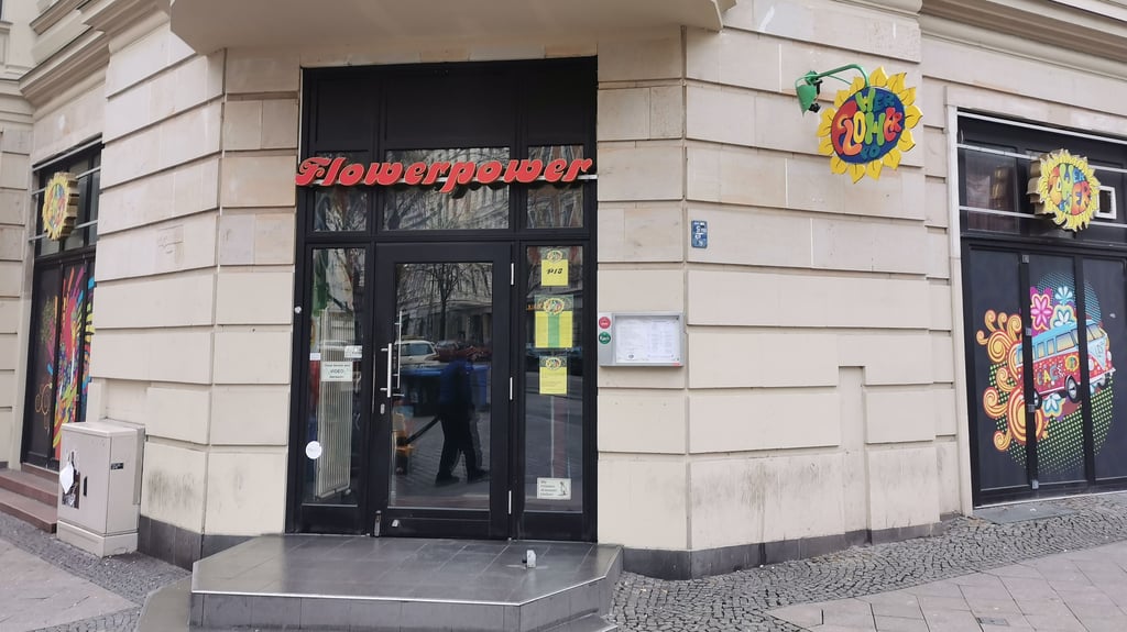 Der Mietvertrag des Flowerpowers am Hasselbachplatz in Magdeburg wurde nicht verlängert – die Bar muss im Juni 2026 schließen. Dagegen formiert sich nun Widerstand.