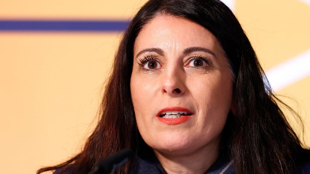 VW-Betriebsratschefin Daniela Cavallo will mit dem Vorstand nun doch über eine Prämie für die Mitarbeiter verhandeln. (Archivbild)