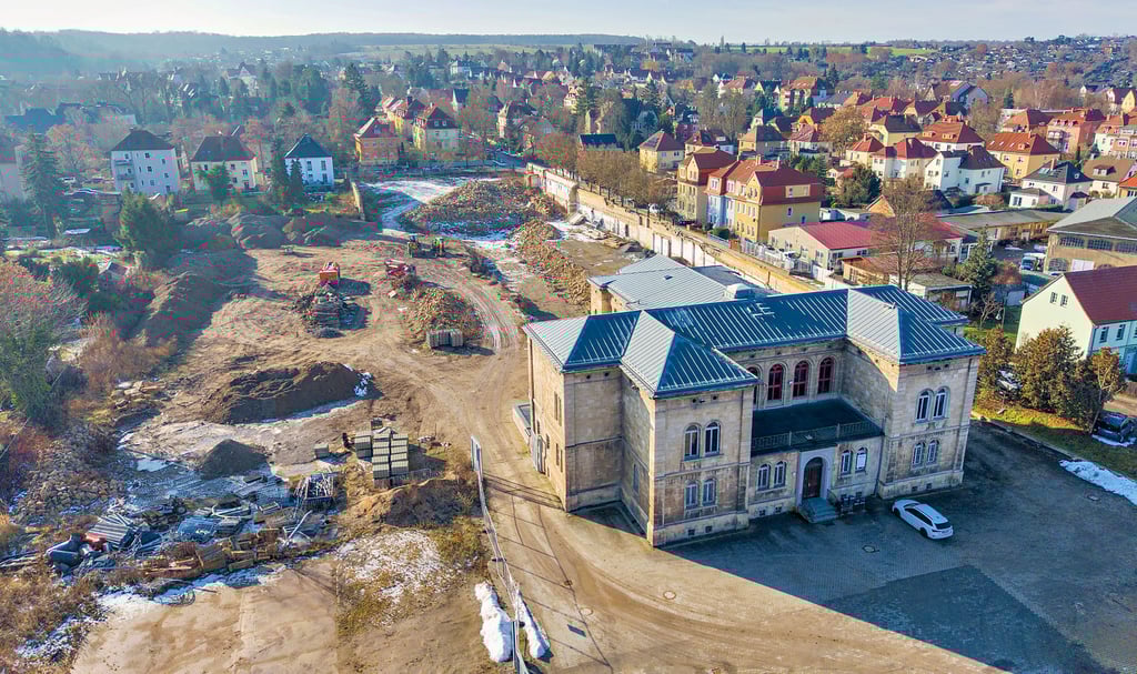 Die abgerissene JVA neben und hinter dem Schwurgerichtsgebäude: Wird hier wirklich schon in wenigen Monaten eifrig gebaut?  