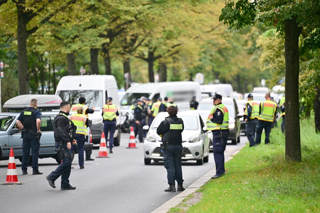 Rauschgifthandel und Autodiebstahl sind wichtige Handlungsfelder der organisierten Kriminalität in Berlin. (Archivbild)