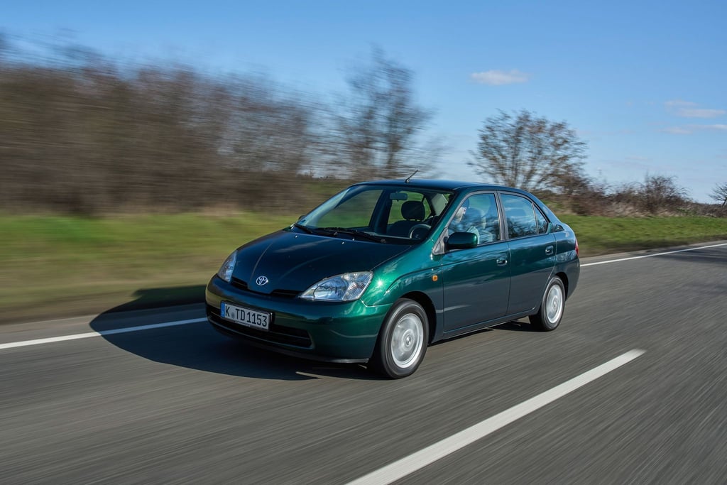 Hässliches Entlein und Elektro-Pionier: Ob man das Design des Toyota Prius nun mag, bleibt Geschmacksache. Seine Vorreiterrolle in Sachen Elektromobilität ist aber unbestritten. (Archivbild)