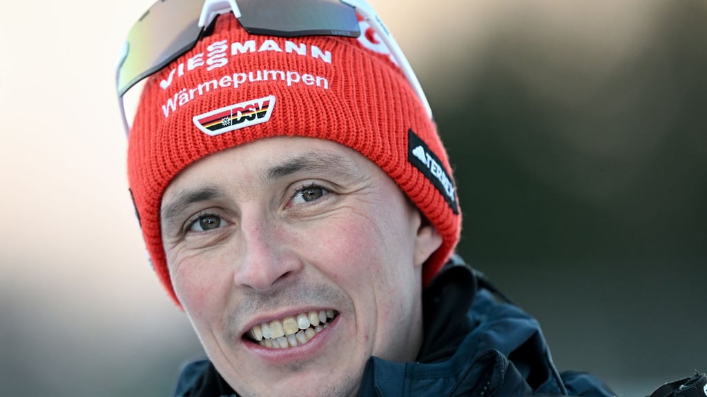 Bundestrainer Eric Frenzel wurde im Olympia-Ort schon Weltmeister. (Archivbild)