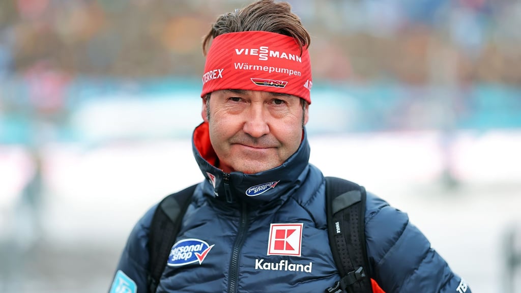 DSV-Sportdirektor Horst Hüttel will sich bei Olympia nicht detailliert zur Bundestrainersuche äußern. (Archivbild)