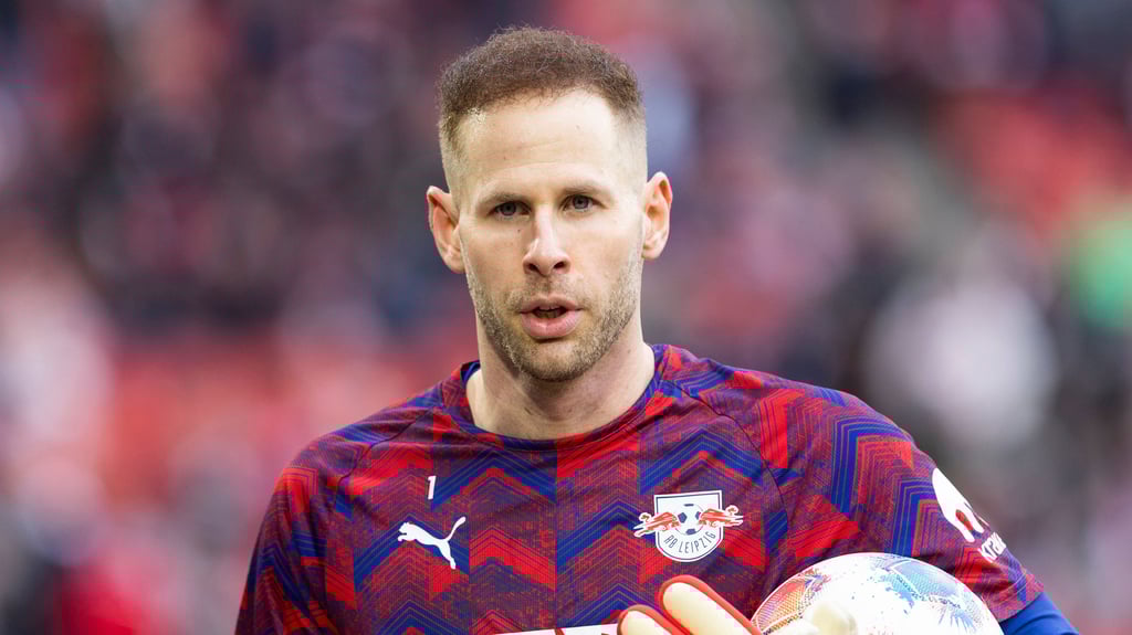 Peter Gulacsi bleibt RB Leipzig erhalten.