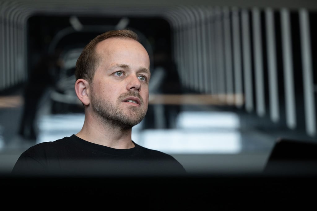 Tesla-Werksleiter André Thierig kritisiert die IG Metall, die Vorwürfe zurückweist. (Archivbild)