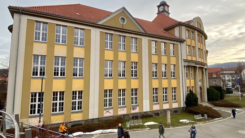 Die ehemalige Wilhelm-Raabe-Schule am Heltauer Platz ist einer von noch drei Standorten des Gymnasiums Wernigerode.
