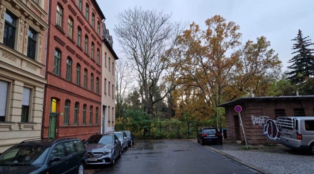 Aus der Franz-Schubert-Straße in Richtung Salineinsel geblickt: Dort soll in Zukunft eine neue Brücke gebaut werden.