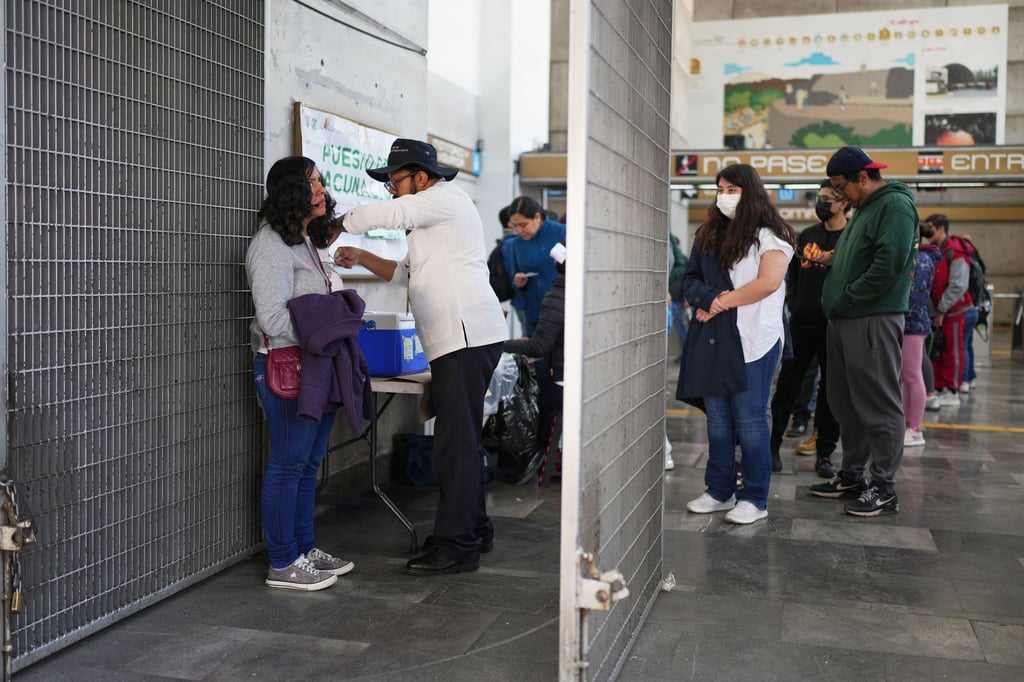 Selbst in U-Bahn-Stationen wird geimpft: Schutz vor Masern in Mexiko.