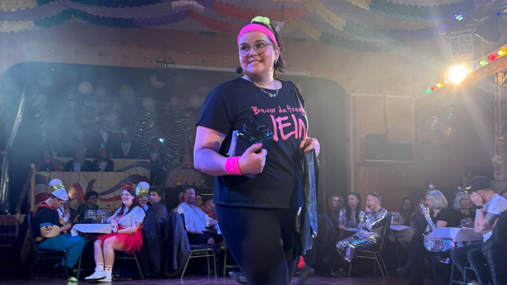 Anja Axt steht jedes Jahr beim KCP - Karnevalclub Pölsfeld - in der Bütt.