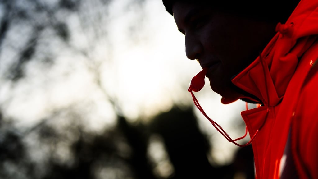 Beschäftigte, die ihre Arbeitskraft anbieten, aber aufgrund eines Streiks nicht arbeiten können, behalten ihren Lohnanspruch gegenüber dem Arbeitgeber.