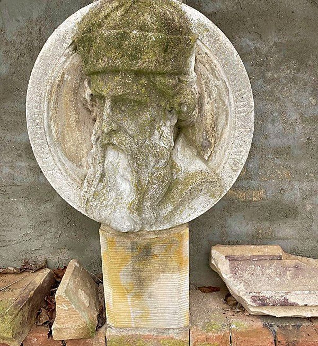 Dieser „Gutenberg“ stammt vom Barbyer Druckhaus an der Johanniskirche, das abgerissen wurde.