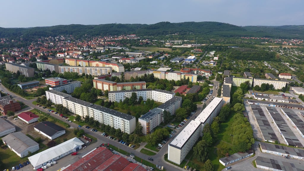 Das Wohngebiet Regenstein in Blankenburg ist das größte Wohngebiet der Stadt. Ein Großteil der DDR-Plattenbauten gehören der Wohnungsgenossenschaft.
