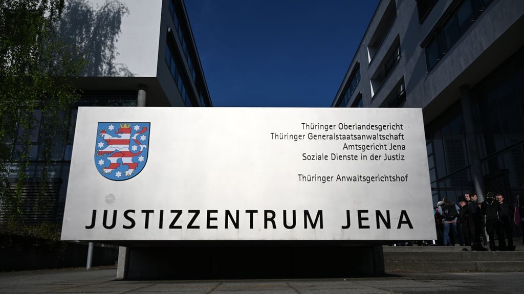 Am Thüringer Oberlandesgericht startet im April ein Prozess gegen ein mutmaßliches Mitglied einer bewaffneten Gruppierung, die im syrischen Bürgerkrieg aktiv gewesen sein soll. (Symbolbild)