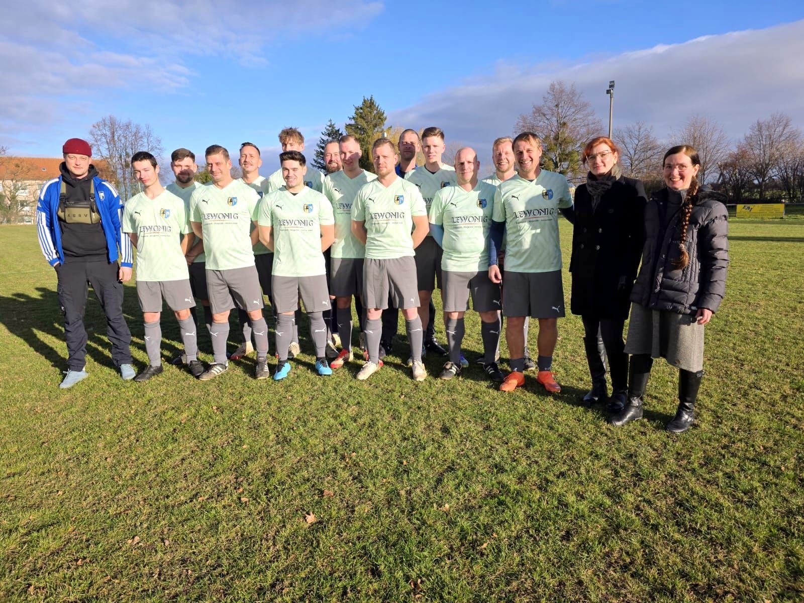 Vereinsleben im Harz: Superhelden im Einsatz: Rätselhaftes Verschwinden von Trikots in Stapelburg