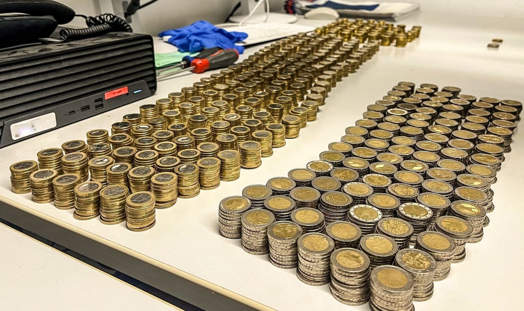 Die Polizei Berlin hatte Hunderte Geldmünzen in einem Kinderwagen gefunden.