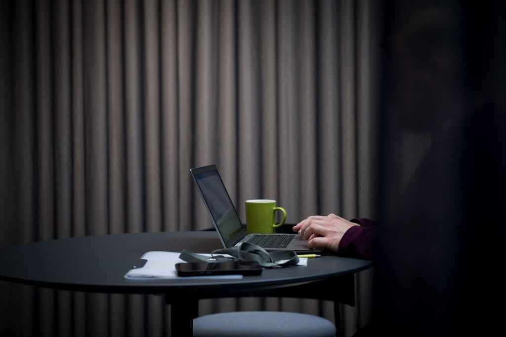 Verdeckte Agenda statt Glaubwürdigkeit und Nähe? Darunter kann das Vertrauen im Team schnell leiden.