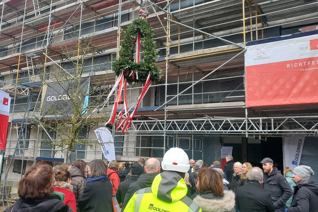 Das neue Zentrum für Lehrerbildung an der Universität Potsdam soll möglichst Ende des Jahres fertig sein.