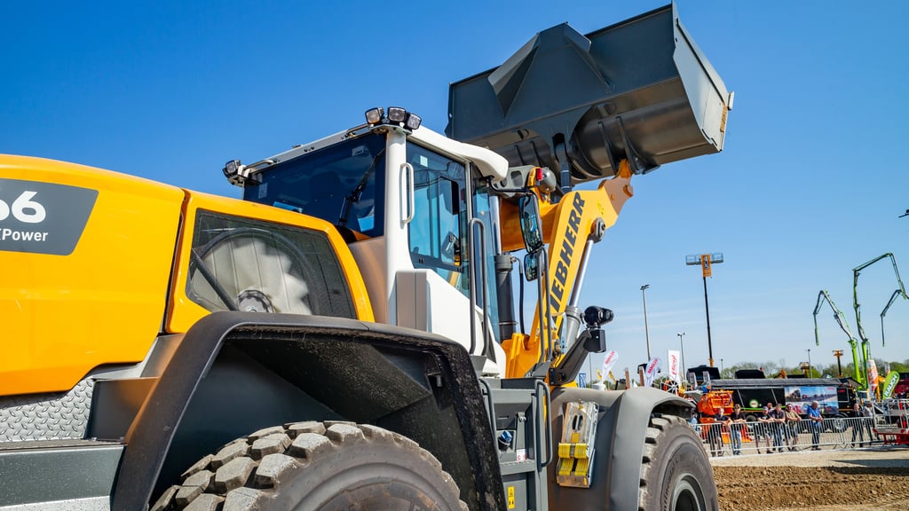 Ein Baumaschinenmechatroniker aus Genthin bekommt einen Handwerkspreis. 