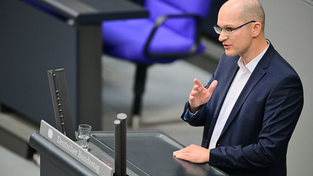 Angesichts der umstrittenen Anstellung von Familienmitgliedern bei Abgeordneten plädiert Möller für eine Satzungsänderung seiner Partei. (Archivbild)