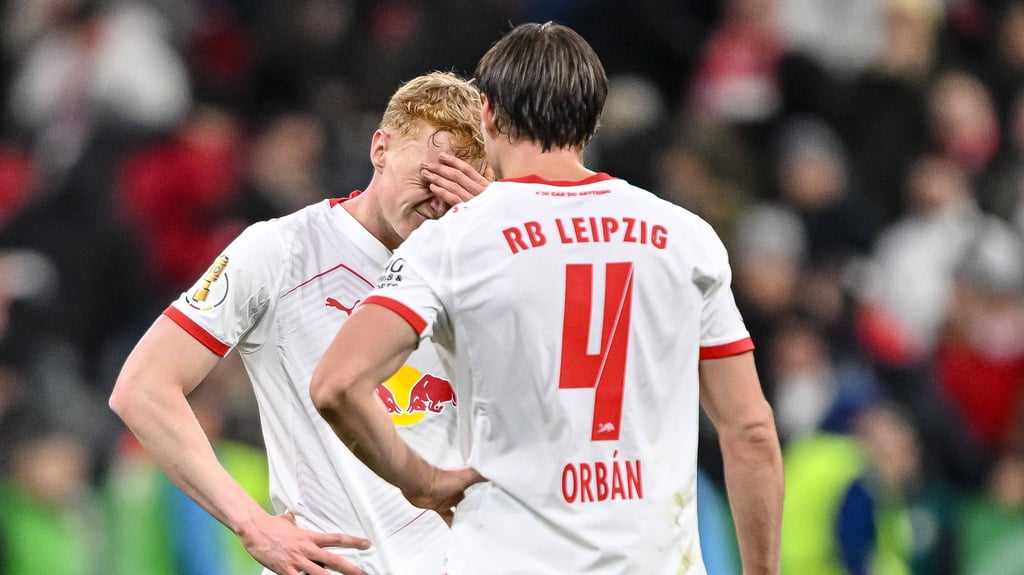 Enttäuschung: Die RB-Spieler Nicolas Seiwald und Willi Orban (r.) im Spiel gegen den FC Bayern.