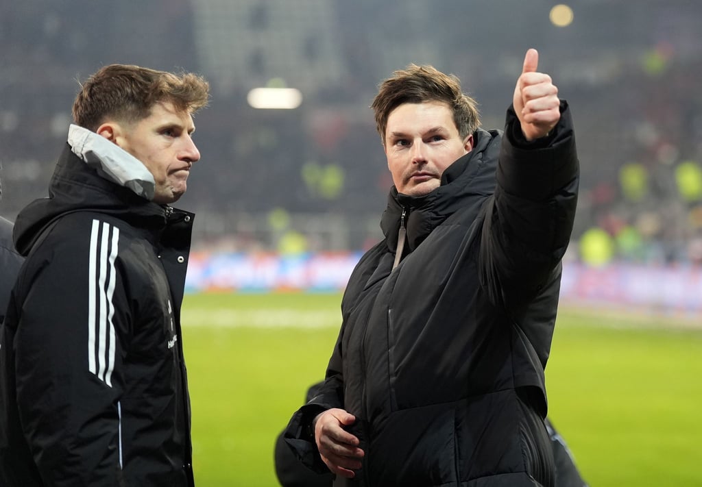 Vertrat seinen erkrankten Chef Merlin Polzin bei der Spieltags-Pressekonferenz: Loic Favé (l). (Archivbild)