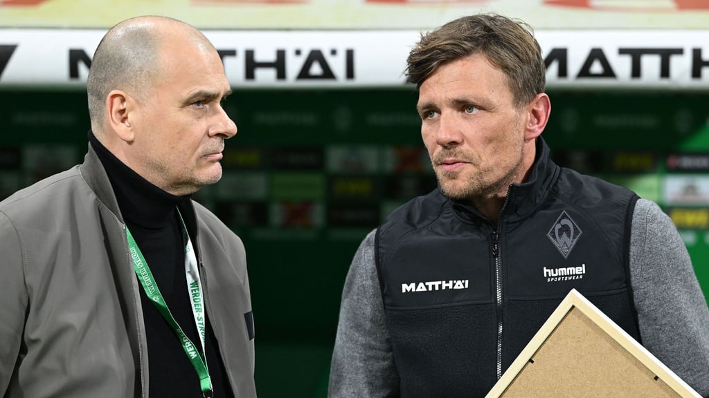 Werder-Boss Klaus Filbry hält weiter zu Sport-Geschäftsführer Clemens Fritz. (Archivbild)