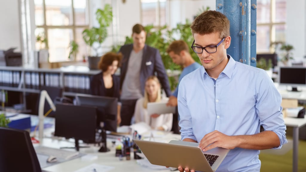 Die Arbeit im Büro ist für viele Menschen Alltag. In Magdeburg verändert sich der Markt für Büroimmobilien derzeit spürbar.