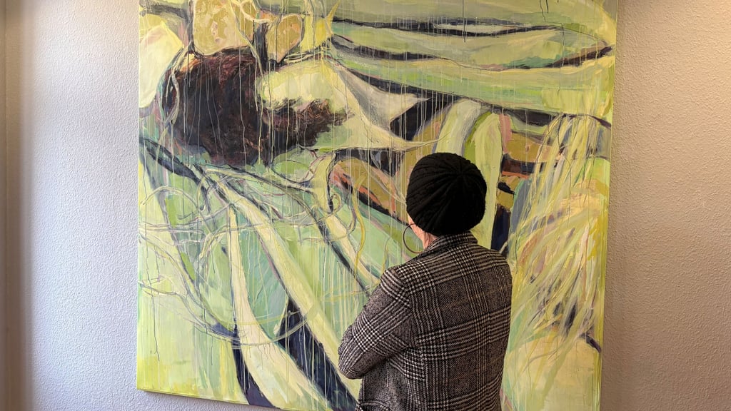 „Biomüll III“ heißt das großformatige Bild von Rebekka Rauschhardt, das in der Ausstellung zu sehen ist.