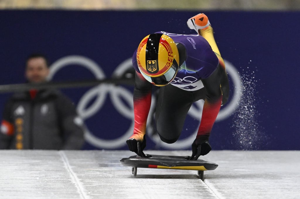 Axel Jungk liegt zur Halbzeit der Skeleton-Rennen auf Rang zwei.