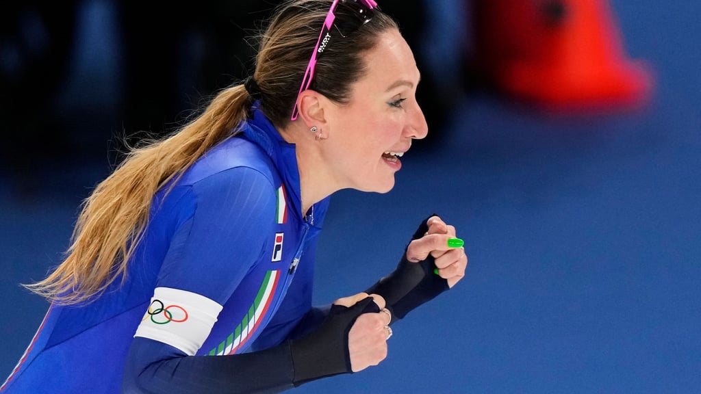 Die Italienerin Francesca Lollobrigida gewann über 5.000 Meter ihre zweite Goldmedaille bei diesen Spielen.