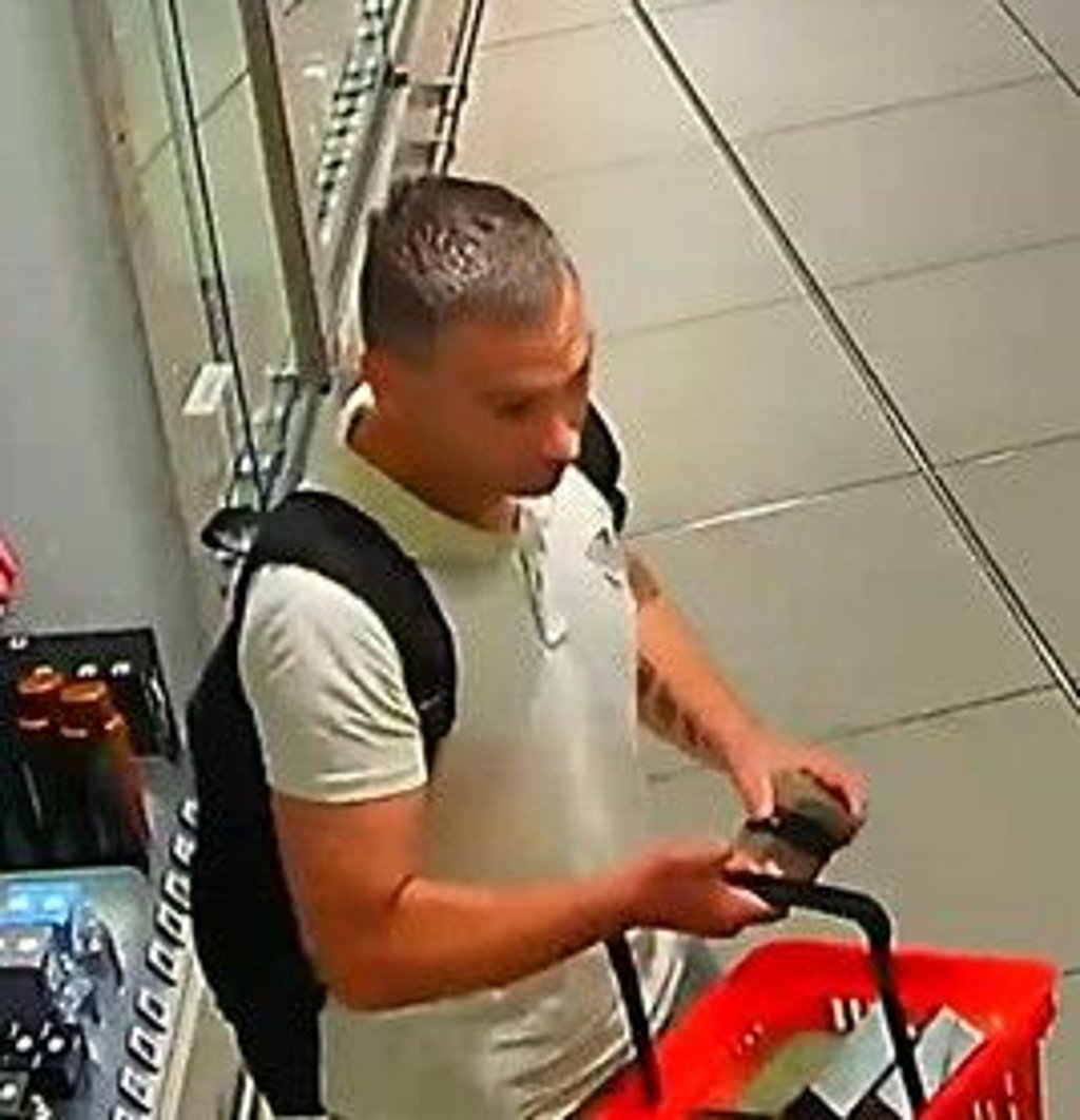 Wer kann Hinweise auf die Identität dieses Mannes liefern?