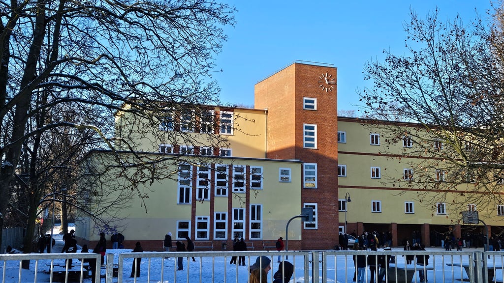 Mit dem Wegzug der IGS Willy Brandt ins Magdeburger Stadtzentrum werden die Karten neu gemischt.