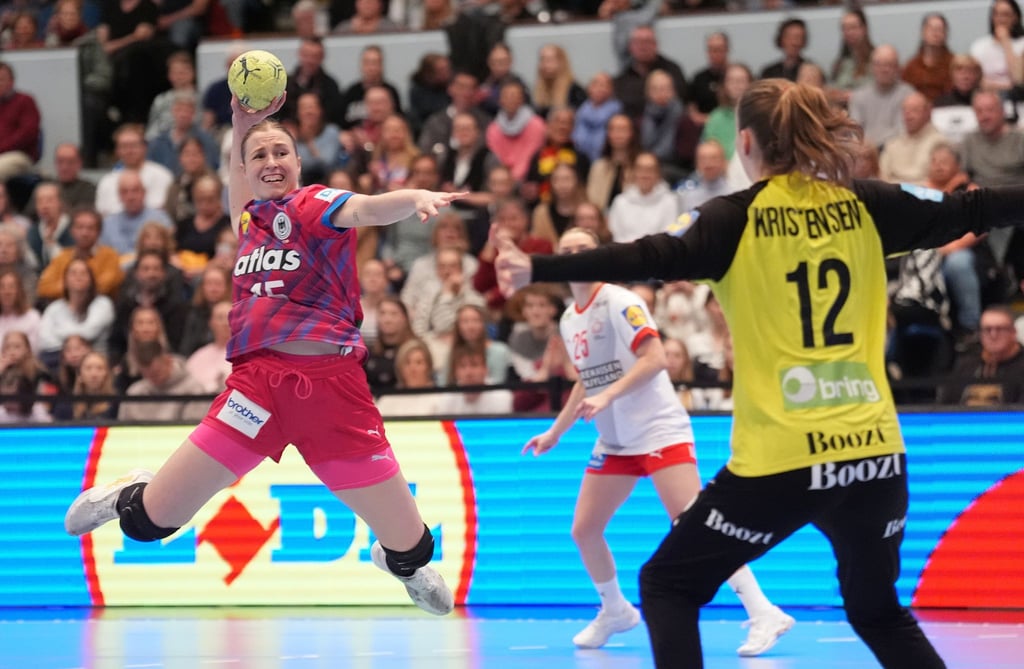 Jolina Huhnstock (l, Deutschland) wechselt zur neuen Saison zum Thüringer HC. (Archivbild)