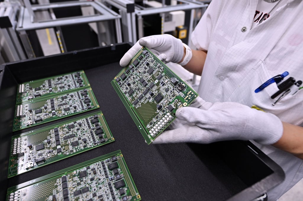 Vor allem der Absatz von Unternehmen, die elektrische Ausrüstungen produzieren, stieg kräftig. (Symbolbild)