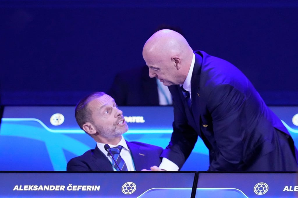 Ceferin (l.) und Infantino (r.) führen die UEFA und die FIFA in das WM-Jahr. (Archivbild)
