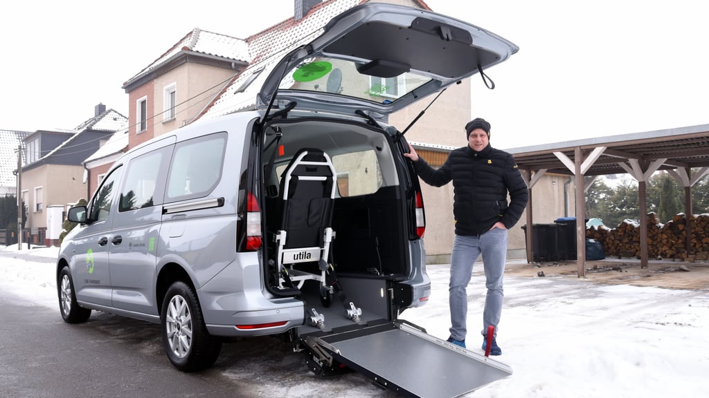 Marcel Leidel hat sich mit seinem „Elbe-Fahrdienst“ selbstständig gemacht.