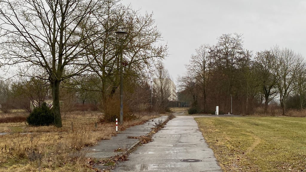 Die Gillhoffstraße ist ein kleiner unscheinbarer Weg in Genthin-Süd.
