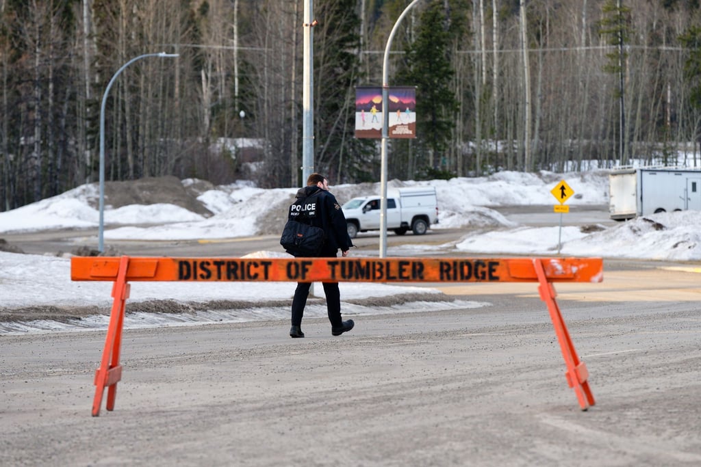 An einer Schule in Kanada kommen mehrere Menschen durch Schüsse ums Leben.