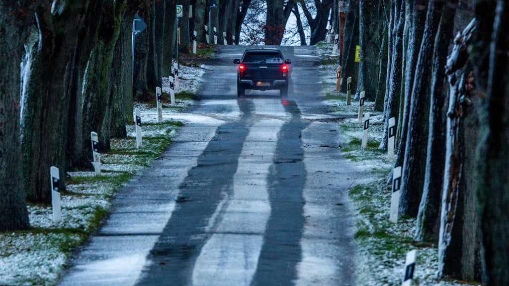 Winter in Sachsen-Anhalt: Während im Süden der Schnee taut, kommt im Norden und Westen neuer Schnee hinzu.