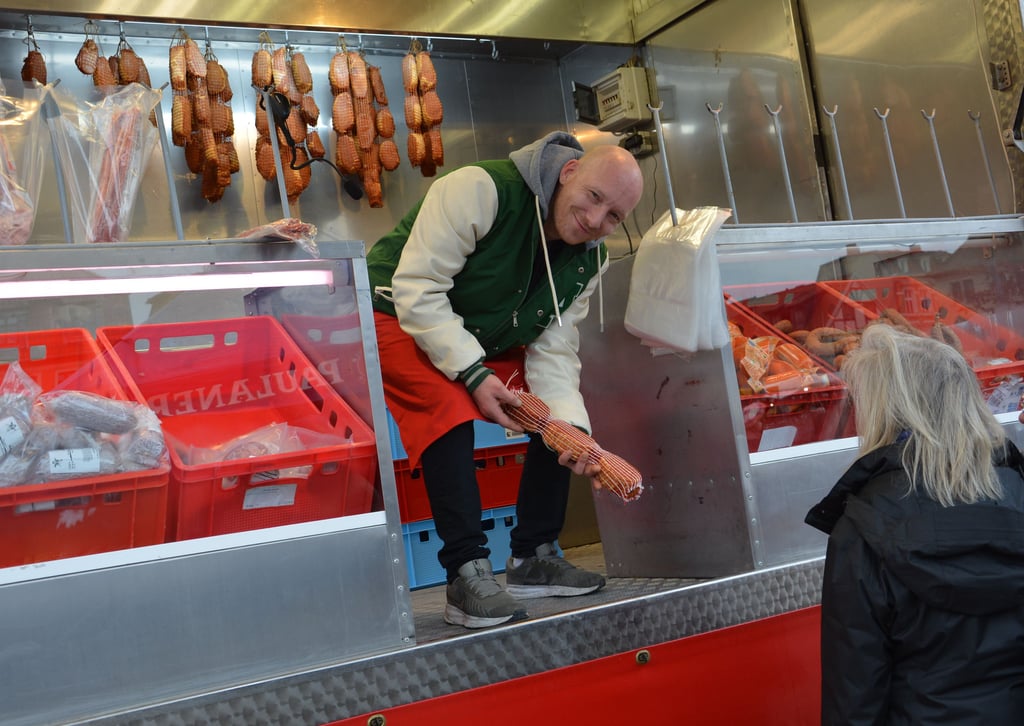 Beim "Wattwurm" gibt es Wurstwaren.