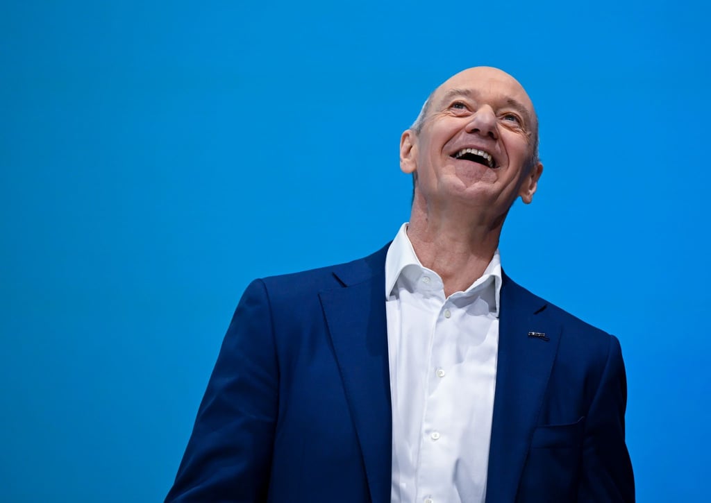 Siemens-Chef Roland Busch hat Grund zur Freude: Geschäftszahlen und Aktienkurs entwickeln sich gut.