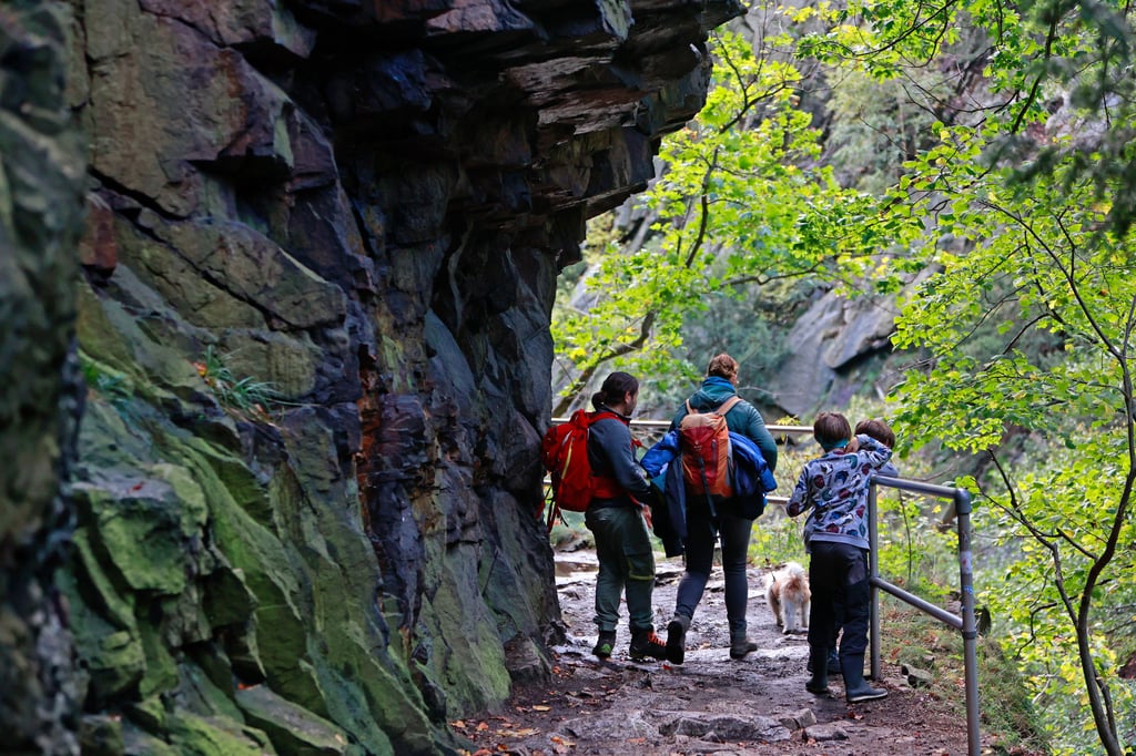 Harzurlaub in der DDR: Neben wandern stand auch der Besuch im Waldbad Stolberg auf dem Programm bei vielen Familien.