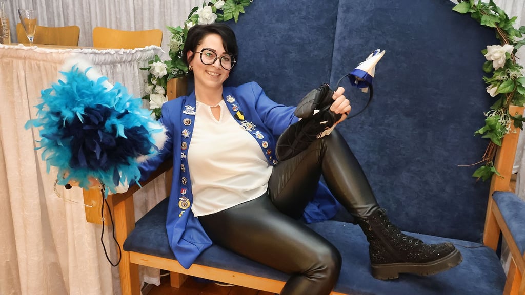 Seit Kindesbeinen ist Sophie Müller im Wallhäuser Karnevalsclub aktiv. Jetzt ist die junge Frau Vizepräsidentin des Vereins und nach wie vor Feuer und Flamme.