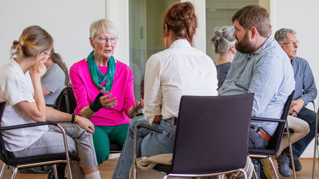 „Sprechen und Zuhören“ heißt eine neue Veranstaltungsreihe in Magdeburg, in der über kontroverse Themen geredet werden soll.
