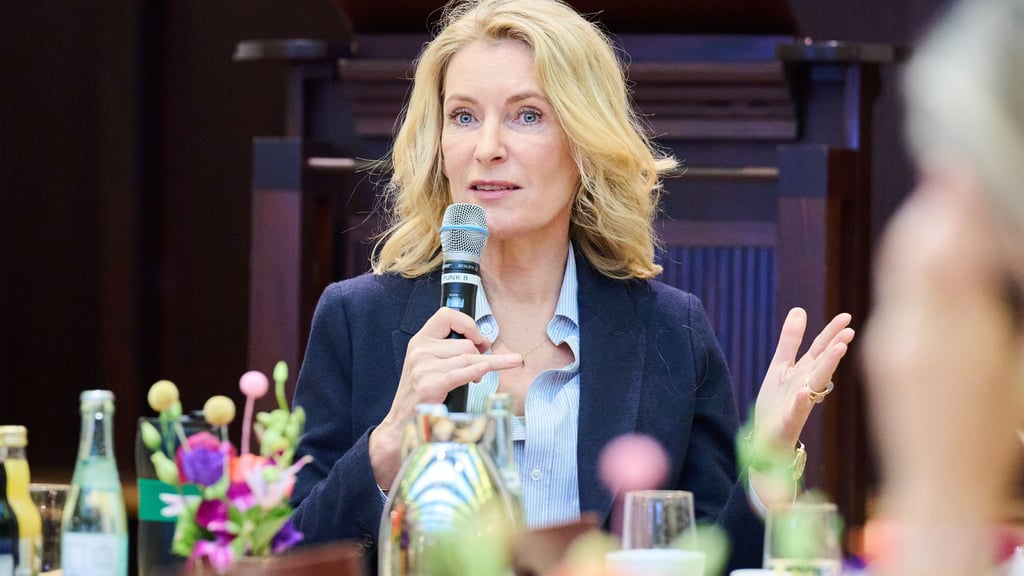 Maria Furtwängler bei der Vorstellung der Studie in der Bayerischen Landesvertretung in Berlin. 2016 gründete Furtwängler mit ihrer Tochter Elisabeth die Stiftung „MaLisa“, die sich für die Gleichberechtigung von Frauen einsetzt.