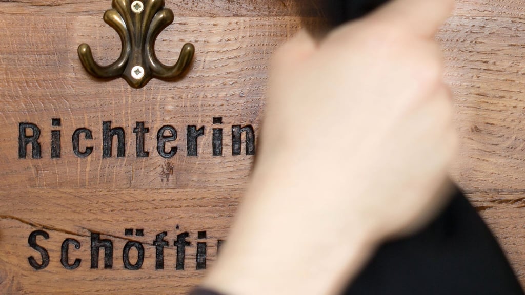 Listen mit vorgeschlagenen Schöffen landeten irrtümlich im Netz. (Symbolbild)