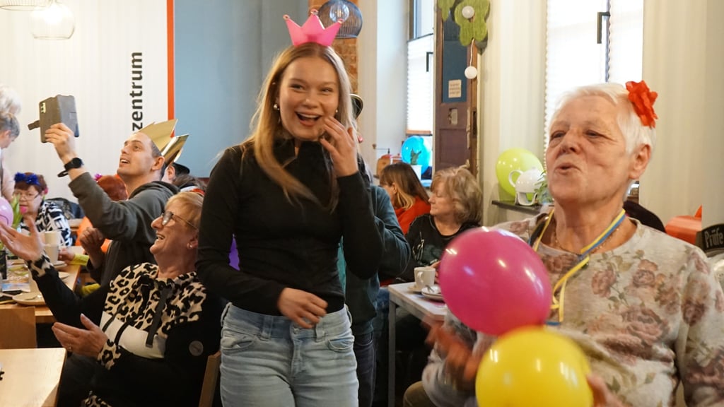 Tolle Faschingsstimmung gab es im Wolmirstedter Café im Bahnhof.