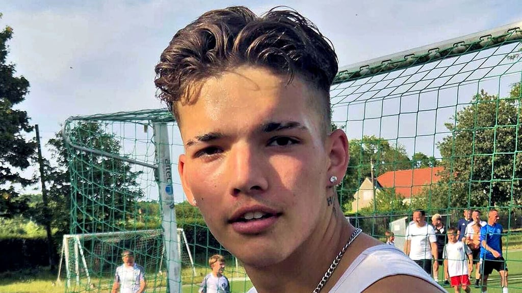 Der 19-jährige Damien aus Dessau-Roßlau spielt leidenschaftlich gern Fußball. Vor einigen Tagen erhielt er die Schockdiagnose: Krebs.