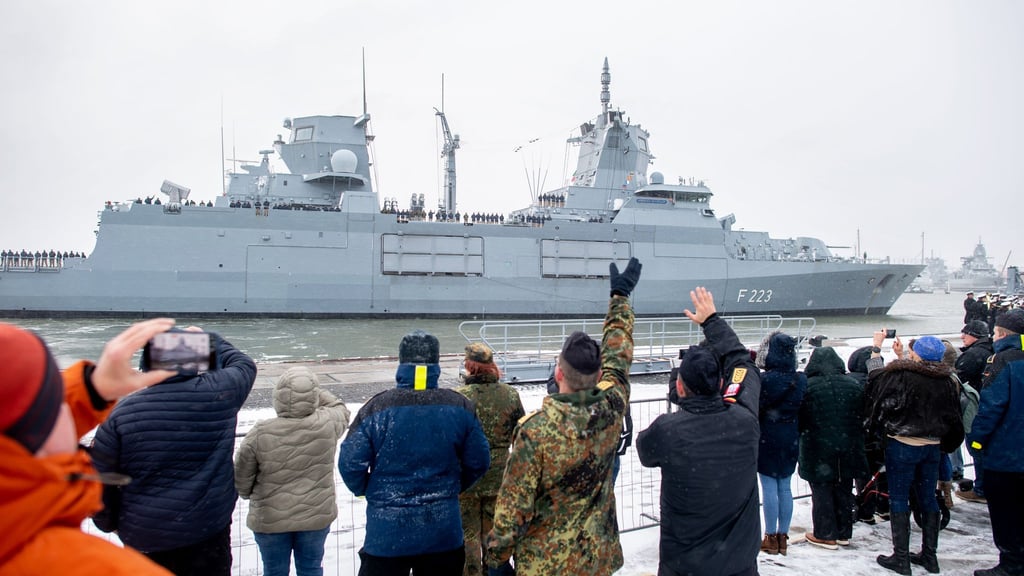 Rund 180 Soldatinnen und Soldaten sind an Bord der Fregatte für den Auslandseinsatz.
